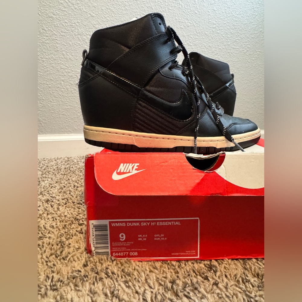 Nike Sneaker Hidden Wedges